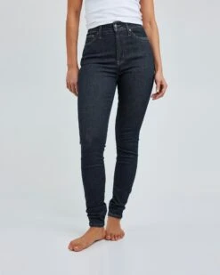 Peachy High 590 Jeans 12 Peachy High 590 Jeans -Bikbok Webbutik 7343435 590 f1 m mh 170 ms s jp peachy high 590 bikbok 1