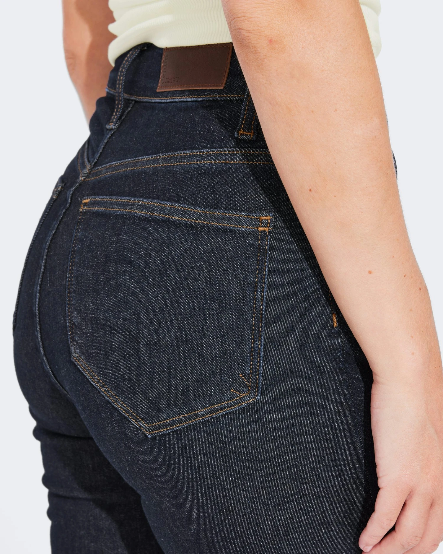 Peachy High 590 Ankle Jeans - Bild 3