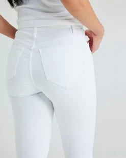 Peachy High White Ankle Jeans -Bikbok Webbutik 7347997 900 d1 m mh 170 ms s jp peachy high white a bikbok 0251 3