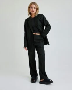 Jackie Petite Dressbukse Med Press -Bikbok Webbutik 7348116 990 f1 m mh 168 ms 38 pw jackie petite bikbok