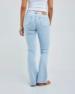 Low Flare 520 Jeans -Bikbok Webbutik 7348528 520 b m mh 170 ms s jp low flare 520 bikbok 2151 2