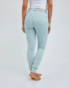 Peachy High 520 Jeans -Bikbok Webbutik 7350669 520 b m mh 170 ms s jp peachy high 520 bikbok 3 3