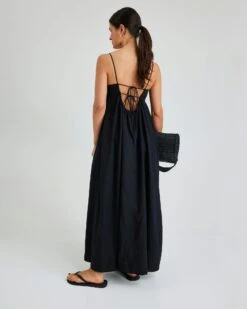 Air Stroppekjole I Linblanding -Bikbok Webbutik 7350842 990 b m mh 170 ms s dw air linen bikbok 12