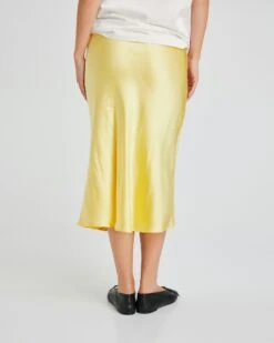 Make You Mine Satengskjørt -Bikbok Webbutik 7351834 161 b m mh 179 ms s dws make you mine bikbok 1 1 3 2