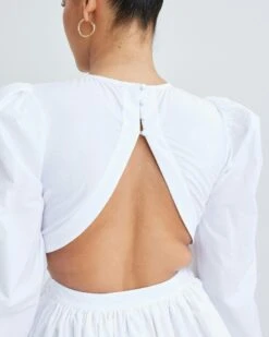 Lovisa Midsummer Kjole -Bikbok Webbutik 7353034 900 d1 m mh 173 ms m dw lovisa midsummer bikbok 0031 3