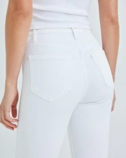 Peachy Flare White Jeans -Bikbok Webbutik 7354230 900 d1 m mh 175 ms s jp peachy flare white bikbok 3
